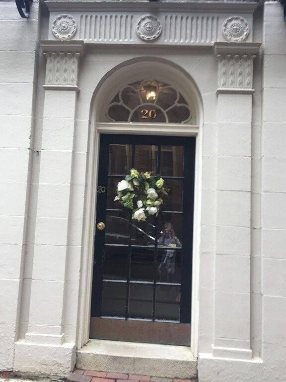 Building Photo - 20 Lime St