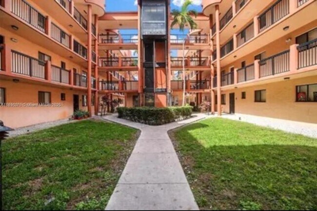 Building Photo - 5300 W 21st Ct