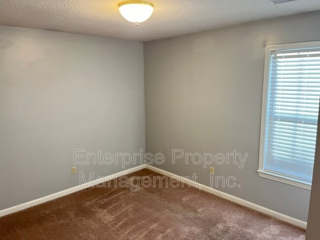 Building Photo - 2559 Broad Ave