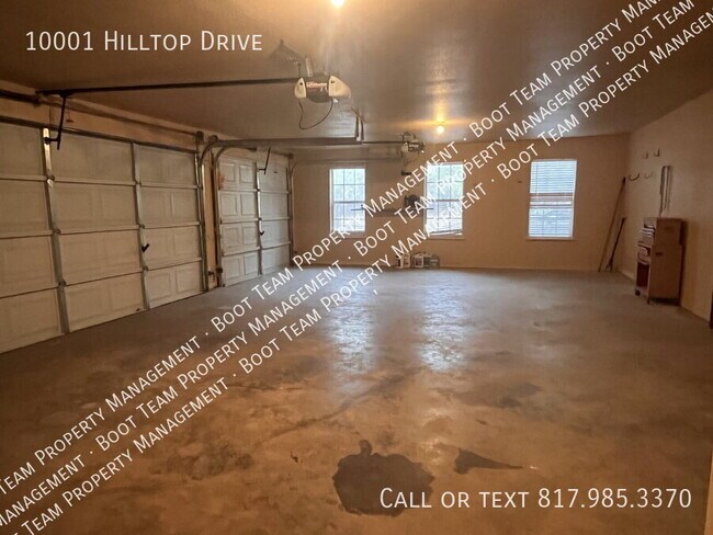 Building Photo - 10001 Hill Top Dr