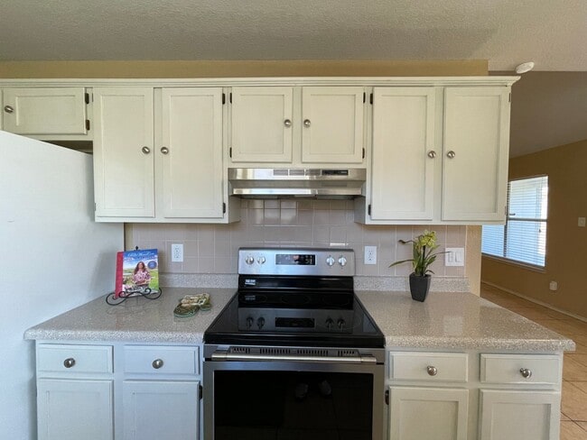 Building Photo - 3817 Water Oak Dr