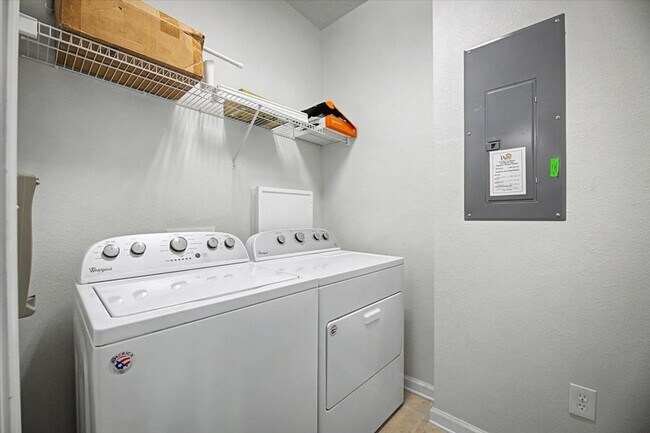 Building Photo - Peaceful Pond Views + Open Layout | 2BR + Office in Prime Location