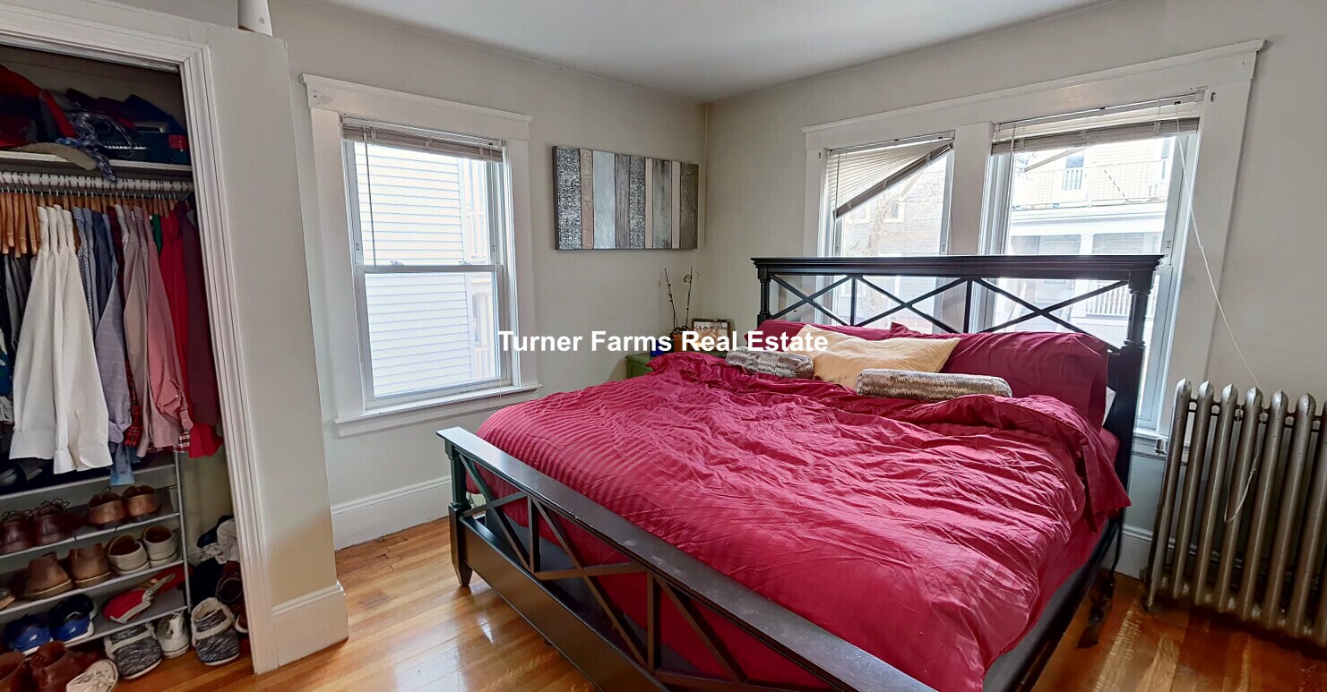 Building Photo - 18 Bond St