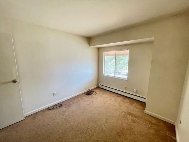 Building Photo - Beautiful Two-story, 3 Bed, 1.5 Bath Condo 1/2 Mile from CSU!