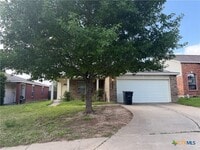 Building Photo - 2300 Maedell Dr