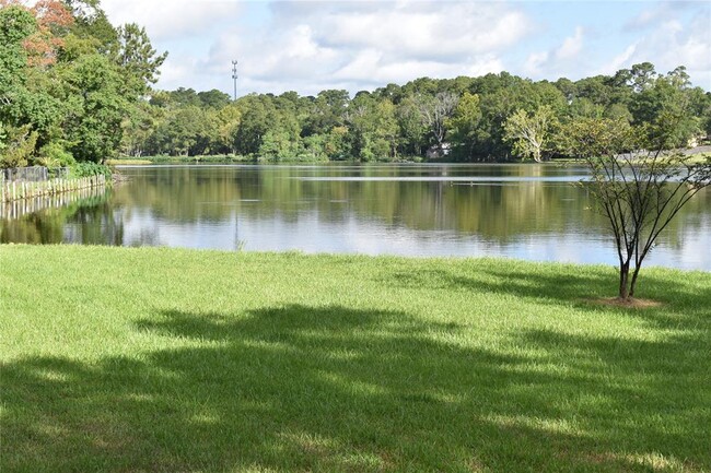 Building Photo - 302 Arrowhead Dr