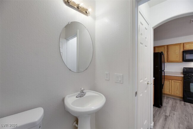 Building Photo - 9249 Nerone Ave