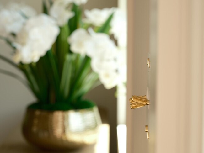 Building Photo - 1017 Tamarind Rd