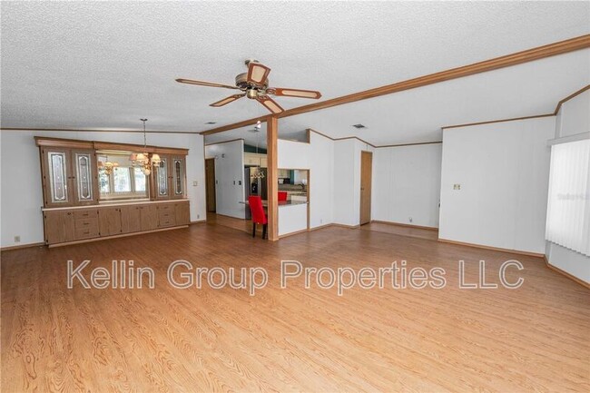 Building Photo - 1706 Fox Hill Dr