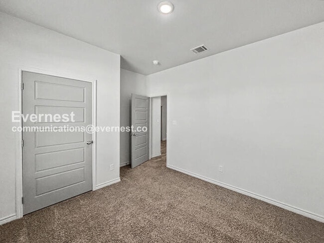 Building Photo - 8507 Glade Dr