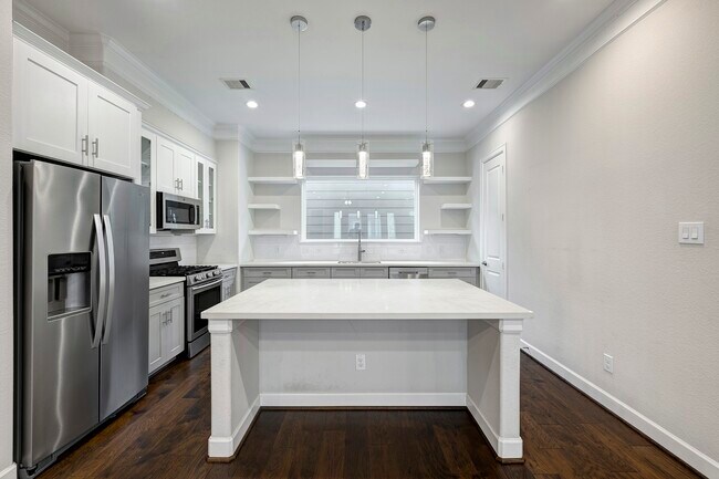 Building Photo - 5932 Petty St