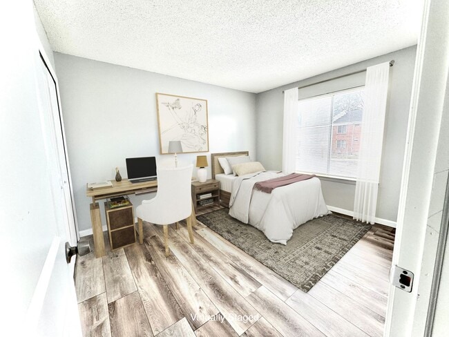 Building Photo - Renovated Two-Bedroom Apartment – Prime Wa...