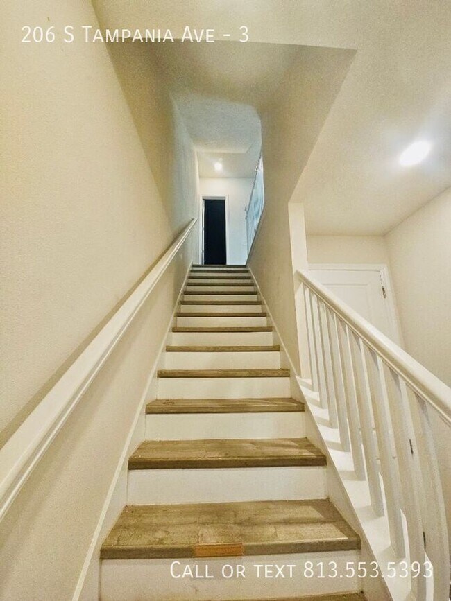 Building Photo - 206 S Tampania Ave