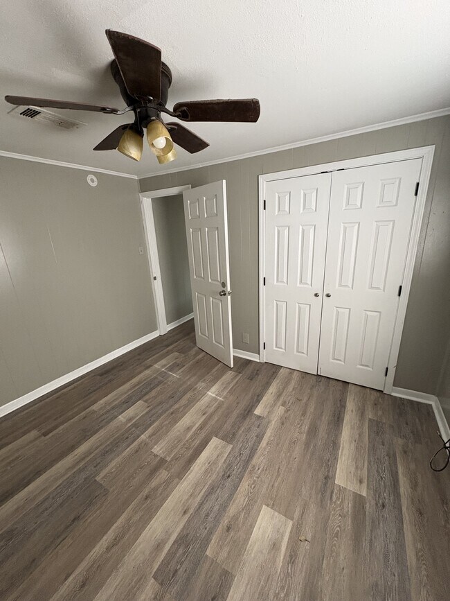 Building Photo - 1403 Eugene St