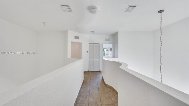 Building Photo - 1916 SE 23rd Ave