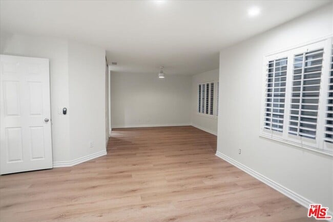 Building Photo - 24124 Mentry Dr