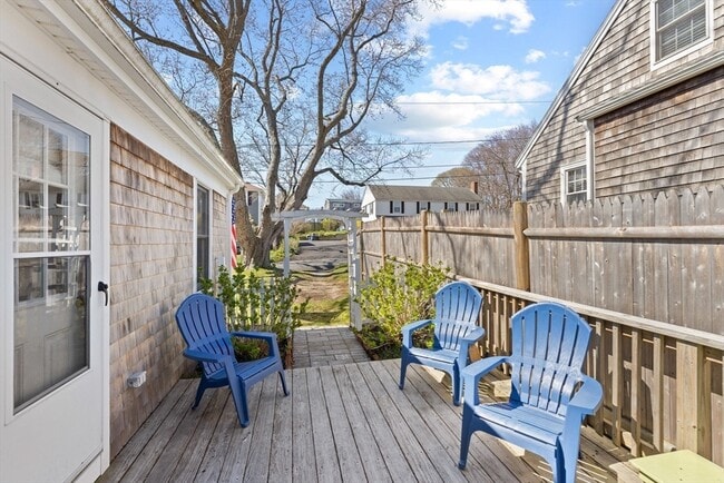 Building Photo - 20 Damon Rd