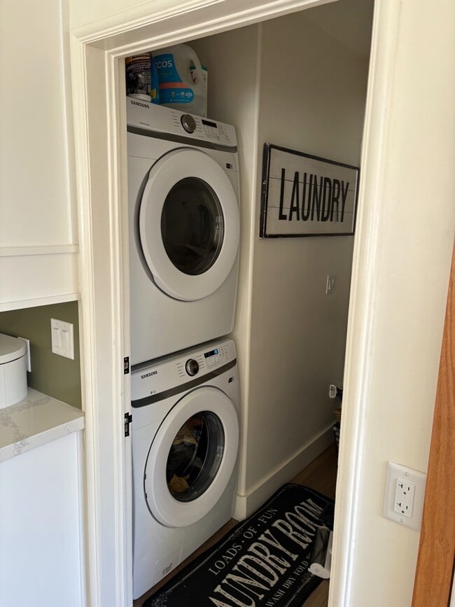 Building Photo - 200 Taylor St