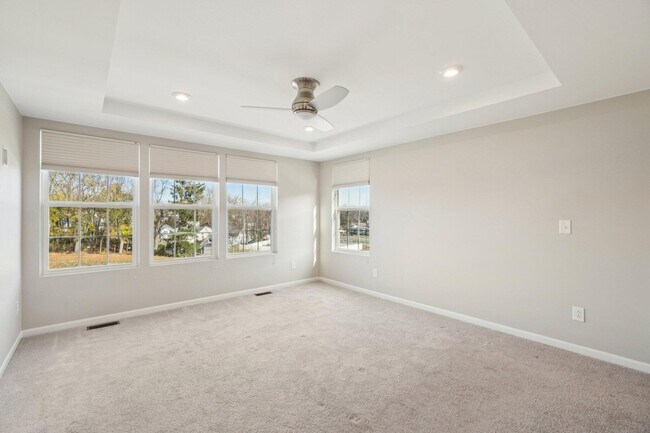 Building Photo - 202 N Sydney Ct