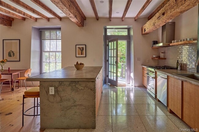 Building Photo - 1883 NY-213