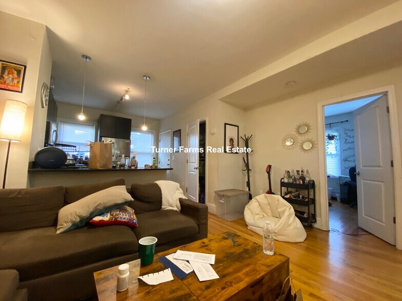 Building Photo - 14 Parker Hill Ave