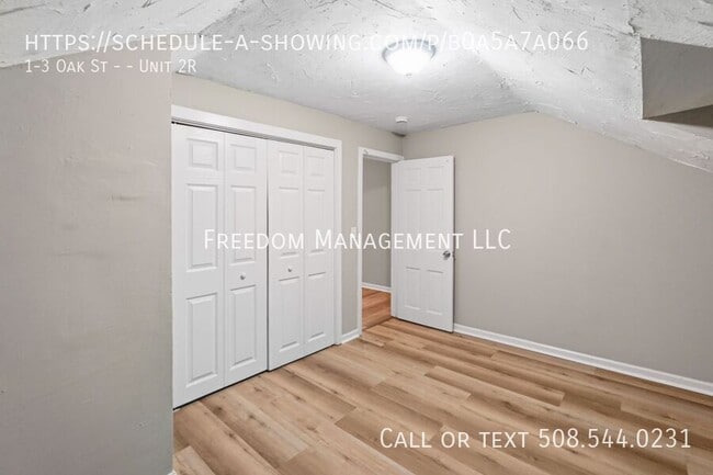 Building Photo - 1-3 Oak St --Unit 2R