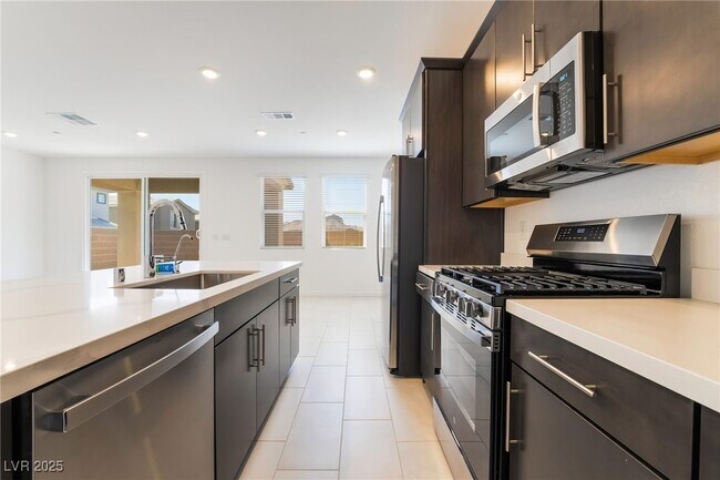 Building Photo - 1049 Strada Tortona