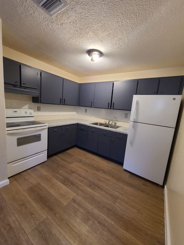 Building Photo - 1712 SW 40th Terrace