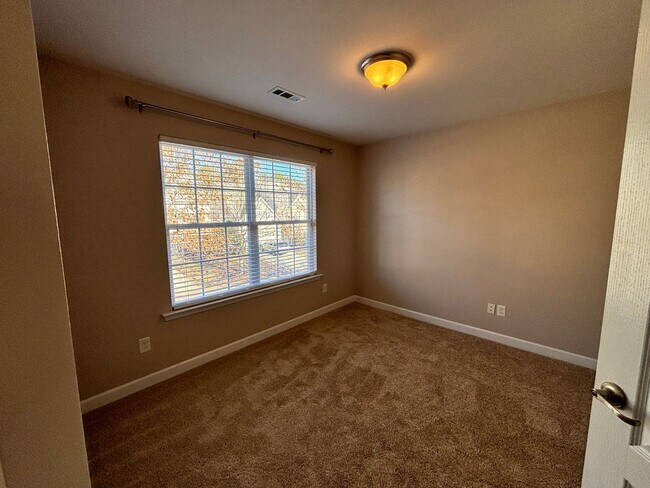 Building Photo - Stunning 5-Bedroom House near Stallings with Fenced in Yard