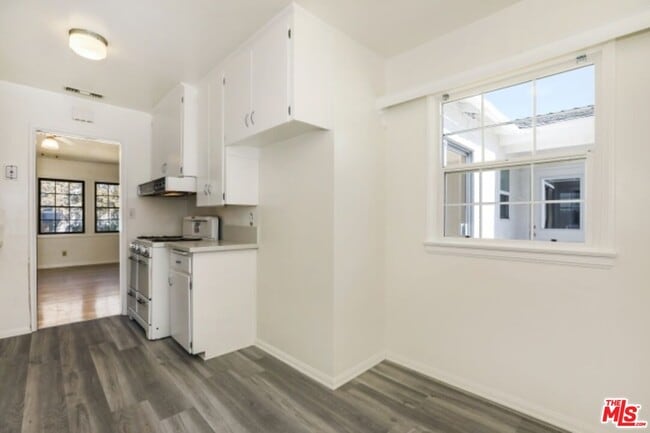 Building Photo - 22046 Galvez St