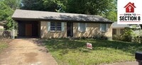 Building Photo - Charming 4 Bedroom Home with Carport in Memphis! - Open To Section 8