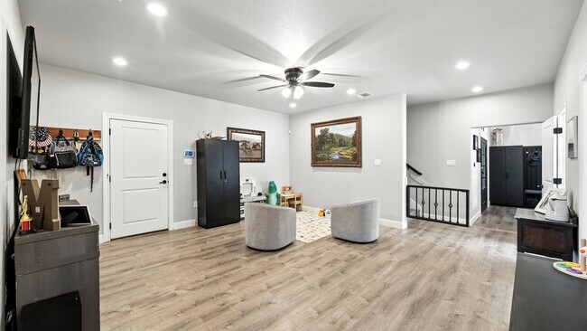Building Photo - 2330 Sunset Ridge