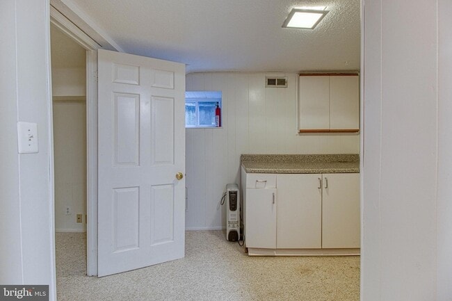 Building Photo - 4638 30th Rd S