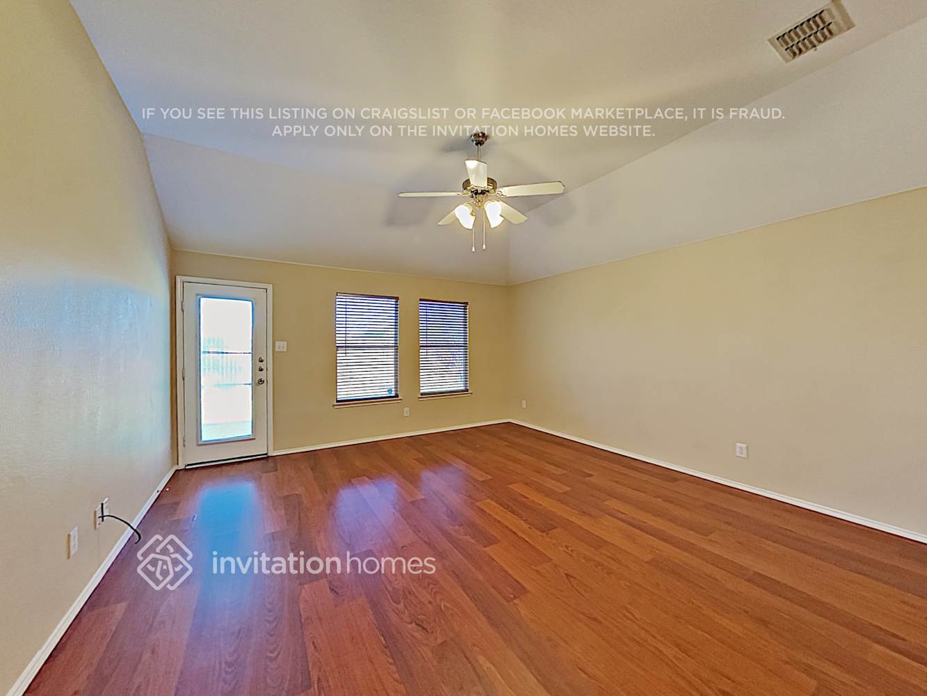 Building Photo - 1112 Sweetwater Dr