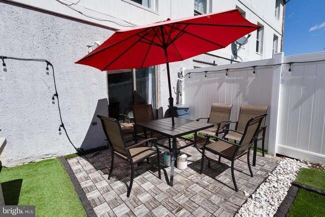 Building Photo - 9308 Canterbury Riding