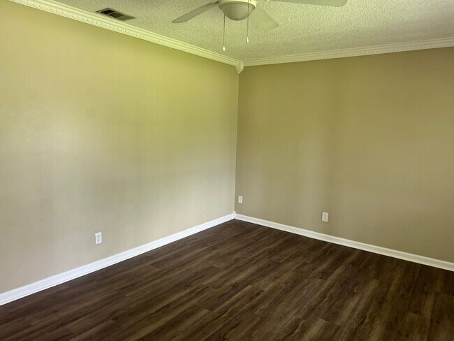 Building Photo - 121 Herty Dr