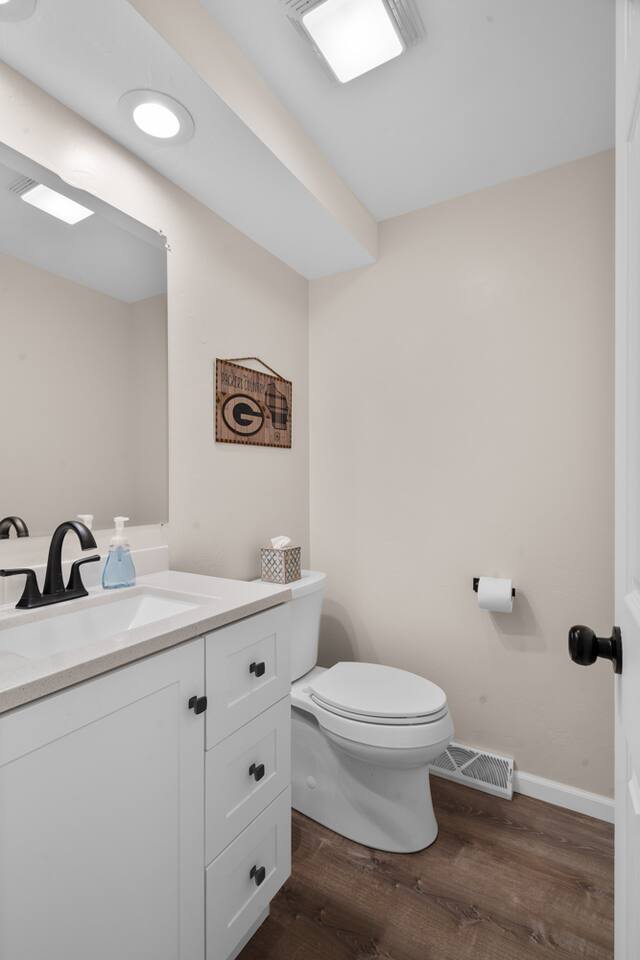 Building Photo - 2596 Parkwood Dr