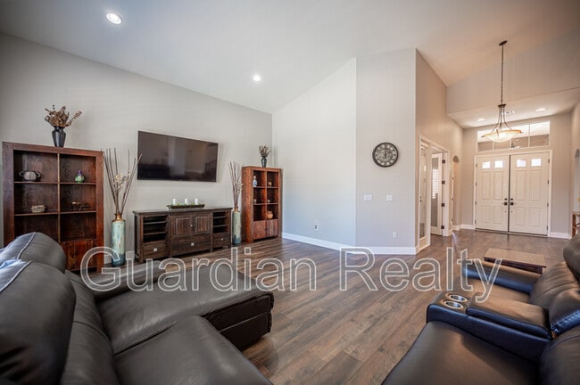 Building Photo - 11112 Pine Greens Ct