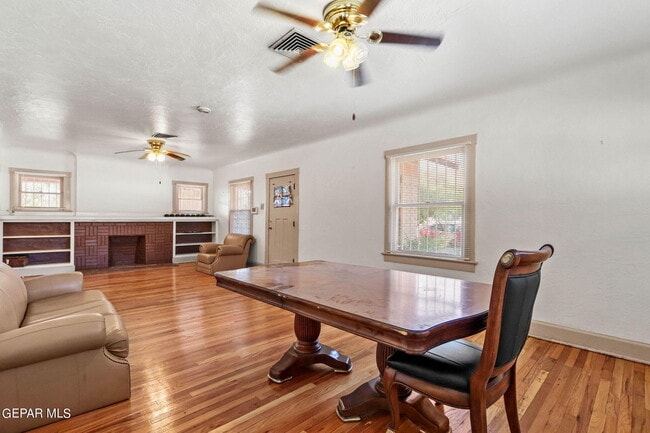 Building Photo - 2709 N Florence St