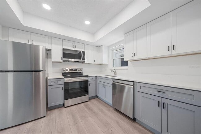Building Photo - 3818 Roxane Blvd