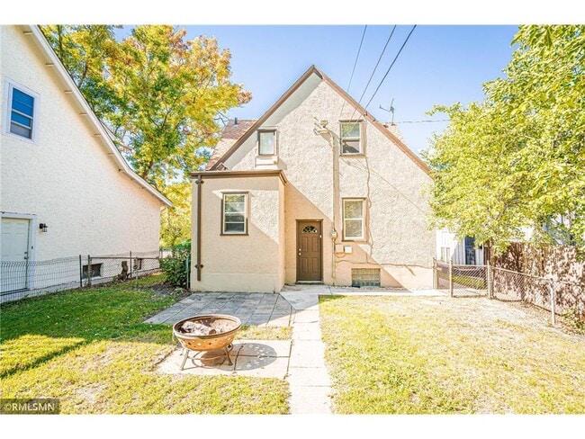 Building Photo - 2940 Vincent Ave N