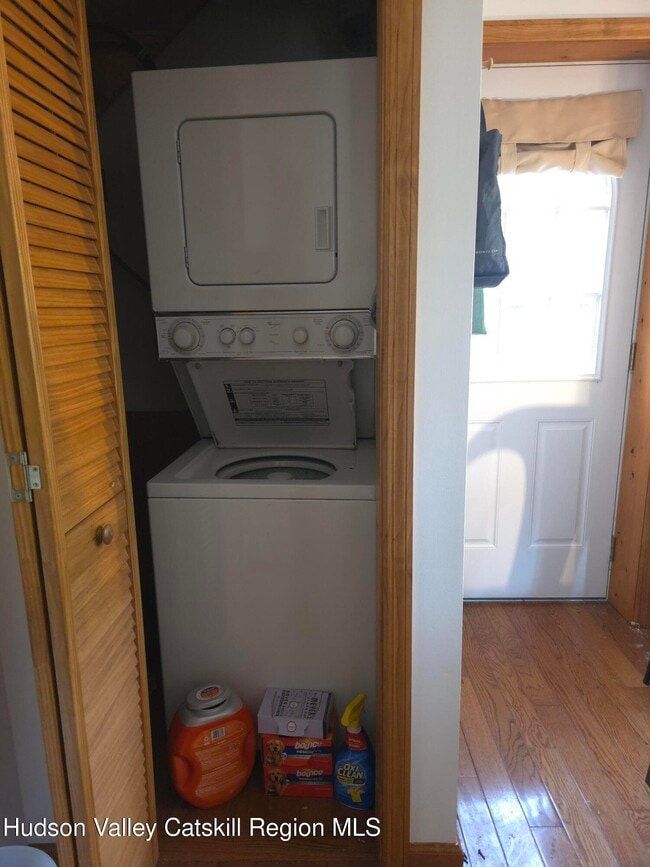 Building Photo - 1540 Sawkill Rd