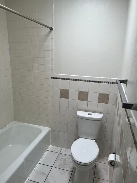 Hall bathroom - 6609 Escondido Dr