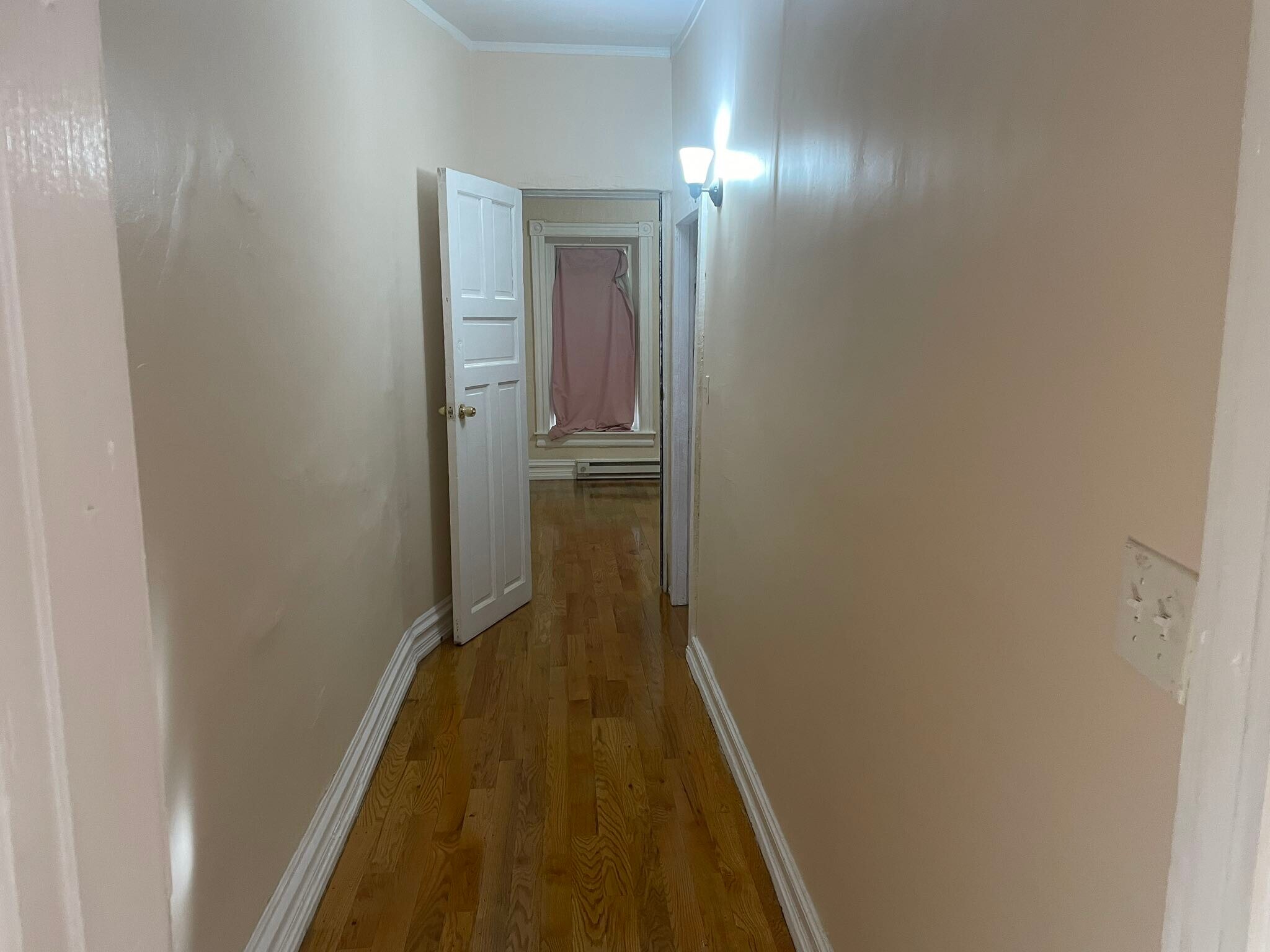 Building Photo - 706 N 6th St