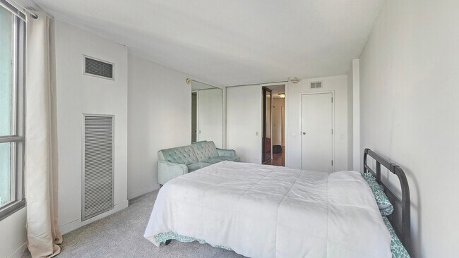 Building Photo - 405 N Wabash Ave