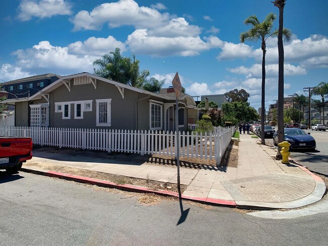 Building Photo - Charming Home with Prime Location & Ample Living Space