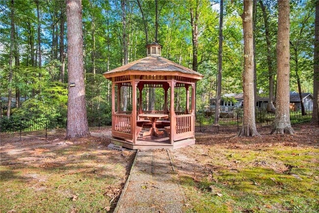 Building Photo - 160 Carolina Way