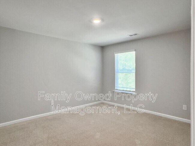 Building Photo - 422 Blue Elderberry Run