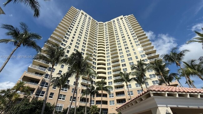 Building Photo - 19501 W Country Club Dr