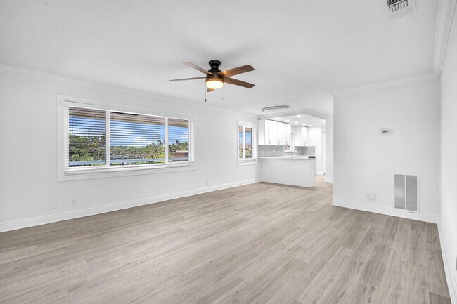 Building Photo - 1015 Spanish River Rd